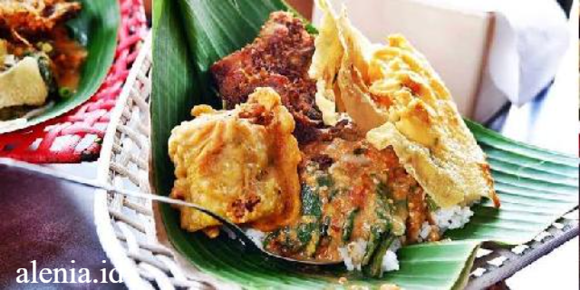 Pecel Pincuk 6 Ribu: Nikmat Tradisional Jawa
